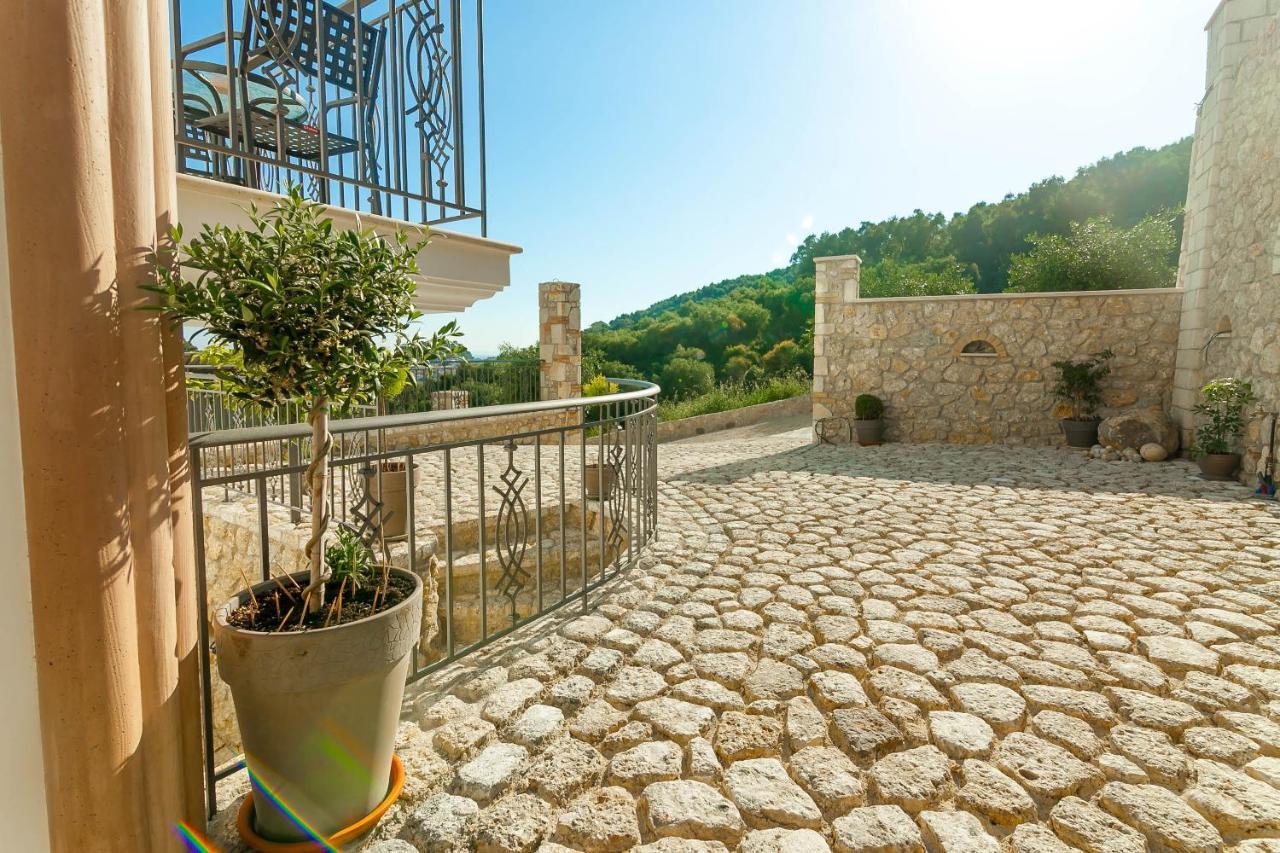 Natura Luxury Suites Parga Exterior photo