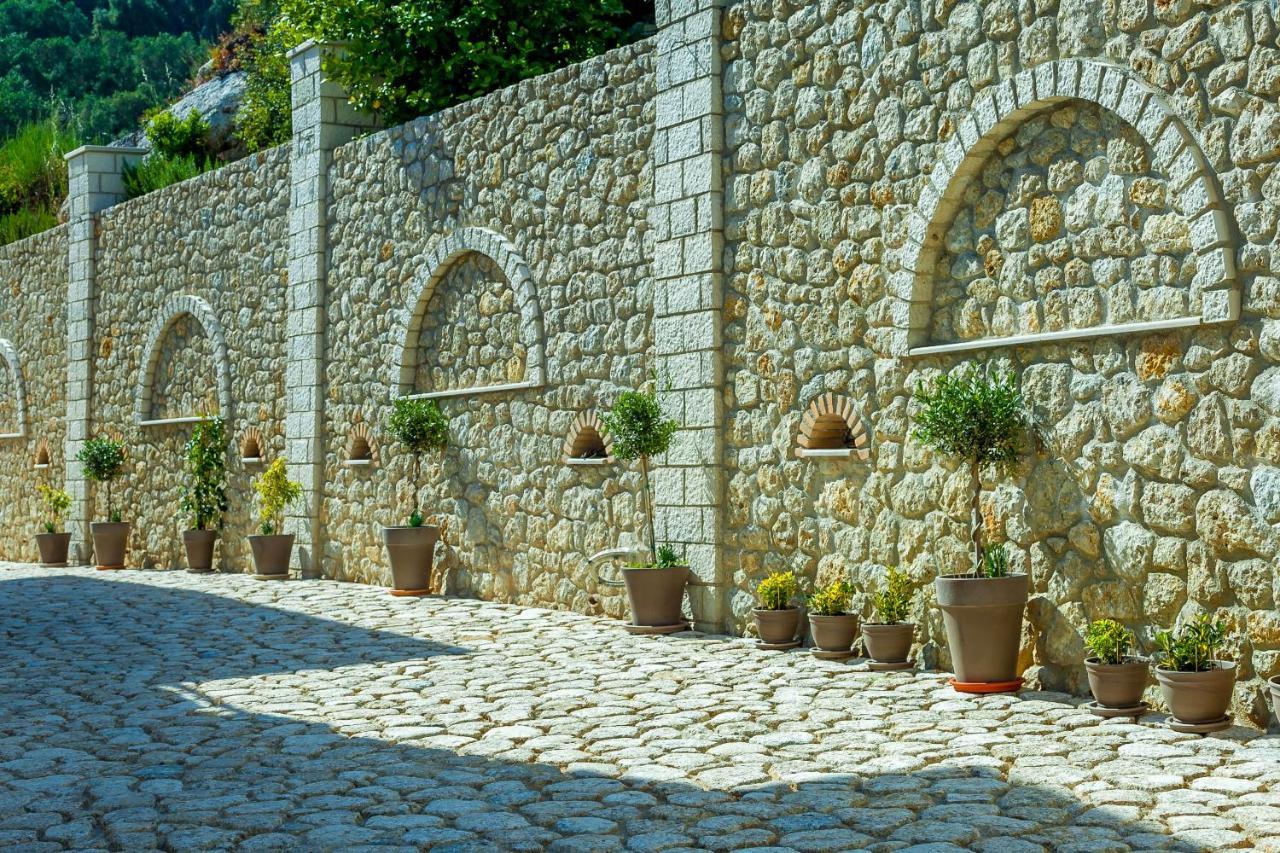 Natura Luxury Suites Parga Exterior photo