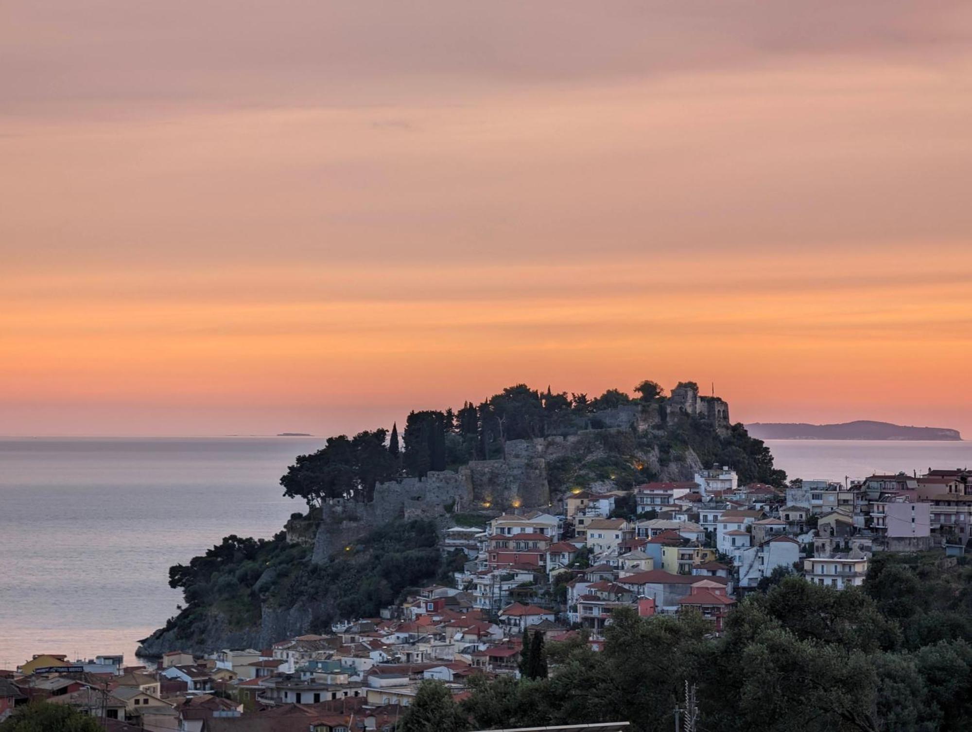 Natura Luxury Suites Parga Exterior photo